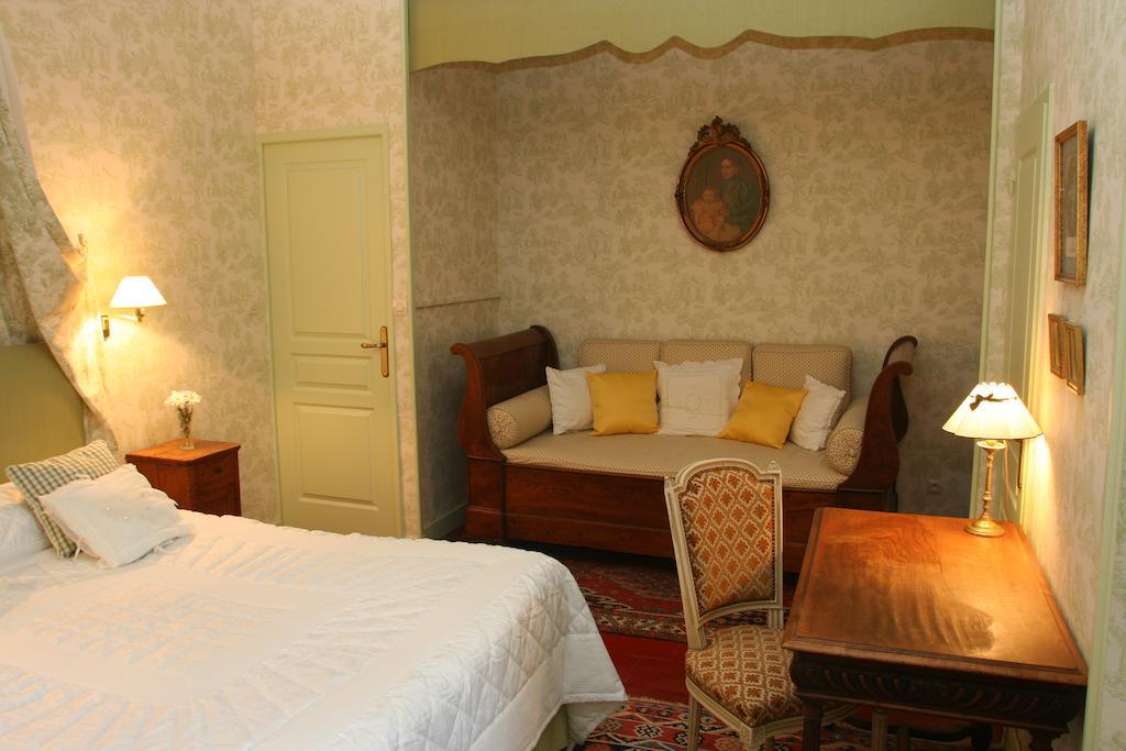 Château de Nazé Vivy Quarto foto