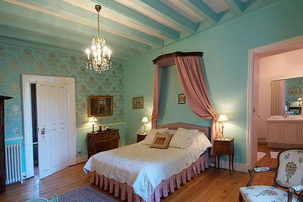Château de Nazé Vivy Quarto foto